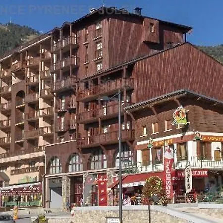 T2 Au Pied Des Pistes, 4 Couchages, - Balcon, Wifi, Parking * Les Angles (Pyrenees-Orientales)